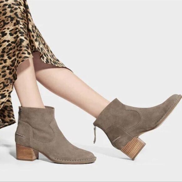 UGG Bandara Suede Ankle Boot Taupe Size 9 Zipper Leather Heel Boots - Picture 1 of 13